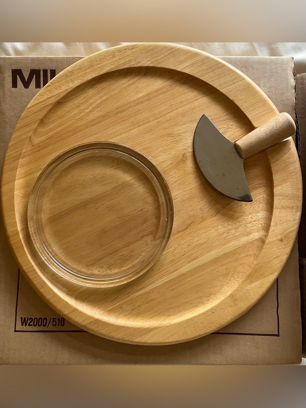 Mikasa Cheeseboard Glass Inset cheese knife